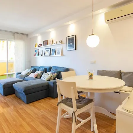 Stunning In With Kitchenette דירה