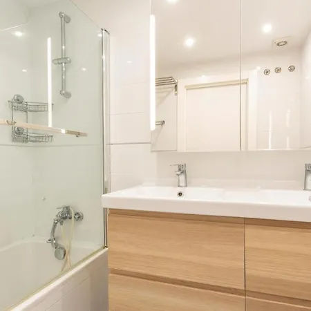 Stunning In With Kitchenette דירה *